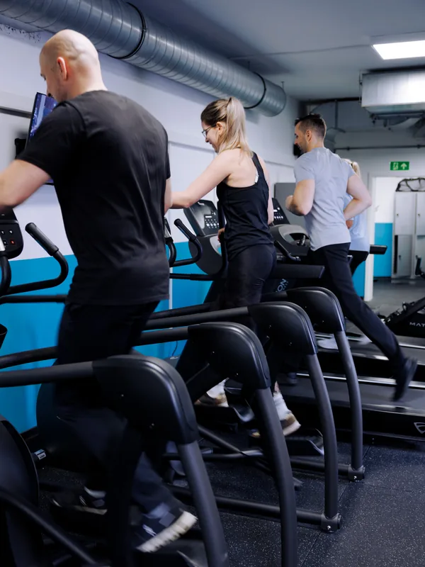 Betreuung im Cardiobereich auf dem Laufband
